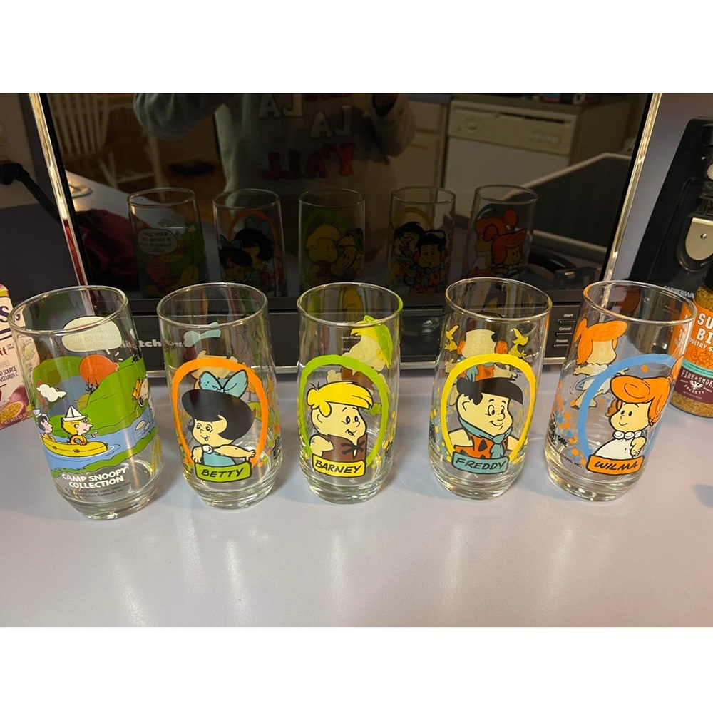 LOT OF FIVE VINTAGE GLASSES